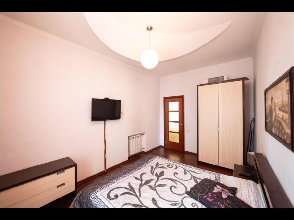 Kievapart Apartamento Exterior foto